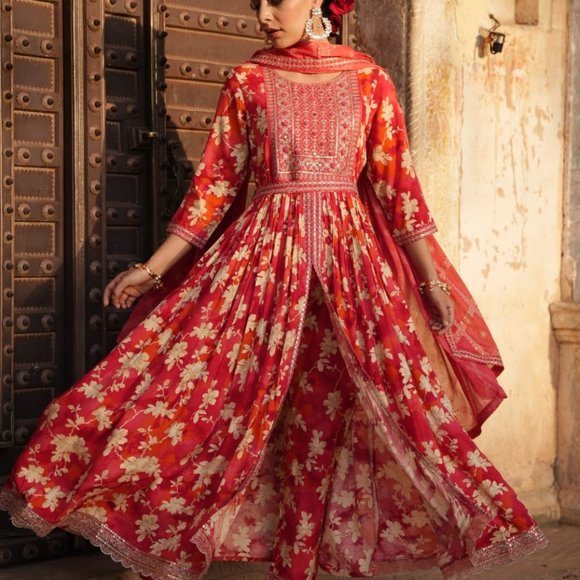 Suits - Picture 4 of 4